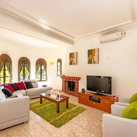Charming In With Private Pool Villa Albufeira