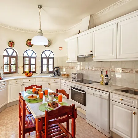 Villa Charming In With Private Pool Albufeira