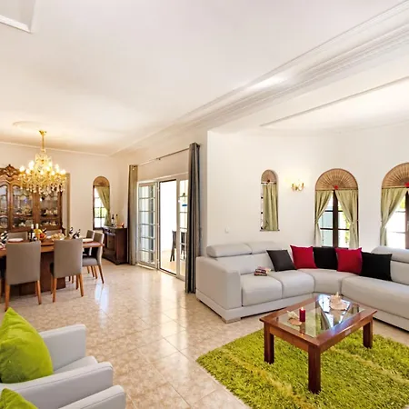 Charming In With Private Pool