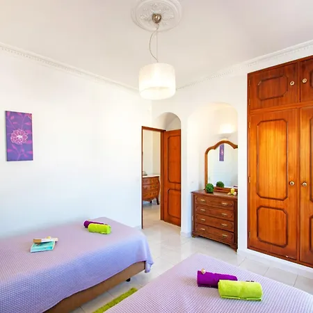 Villa In Gale Near Praia Manuel Lourenco Vila *